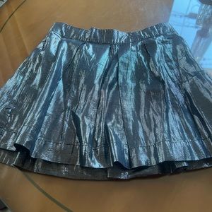 SILVER SHORT GAP GIRL SKIRT